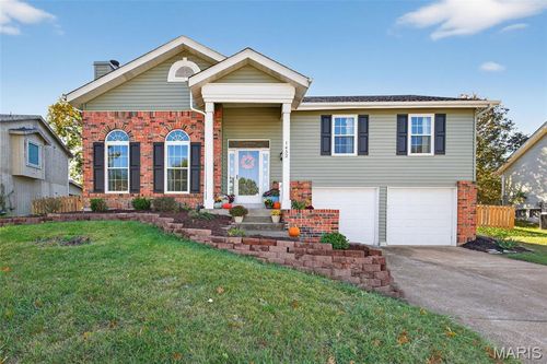 1452 Cedar Bluff Dr, Ballwin, MO, 63021-7588 | Card Image