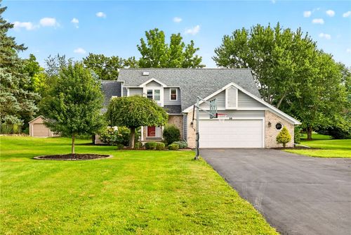 36 Crossbow Dr, Penfield, NY, 14526-9757 | Card Image