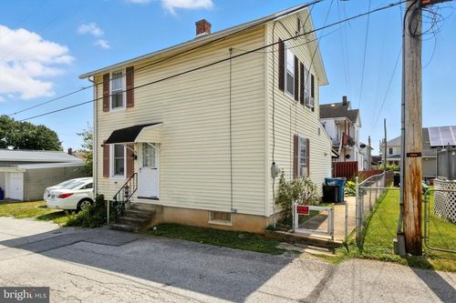 rear-1745 Filbert St, YORK, PA, 17404-5240 | Card Image