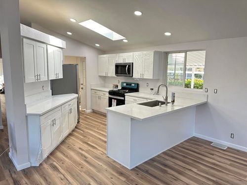 77-2550 E Valley Pkwy, Escondido, CA, 92027 | Card Image