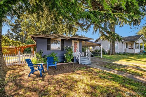 8427 30th Ave Sw, Seattle, WA, 98126-3710 | Card Image