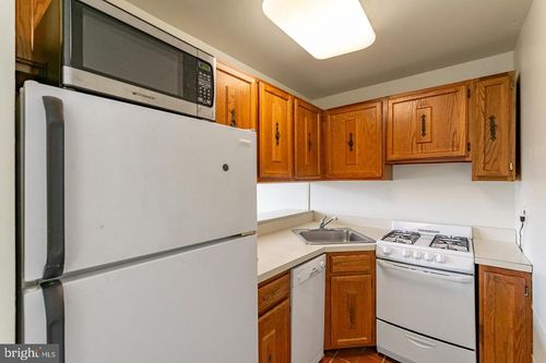 apt-2f-830 South St, PHILADELPHIA, PA, 19147-2040 | Card Image