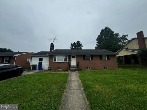 704 Northside Dr, FREDERICK, MD, 21701-6236 | Card Image