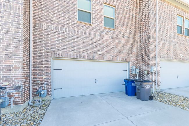 1571 Windermere Way, Townhouse with 3 bedrooms, 3 bathrooms and null parking in Farmers Branch TX | Image 24