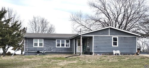 3916 Se Tecumseh Rd, Tecumseh, KS, 66542-9585 | Card Image