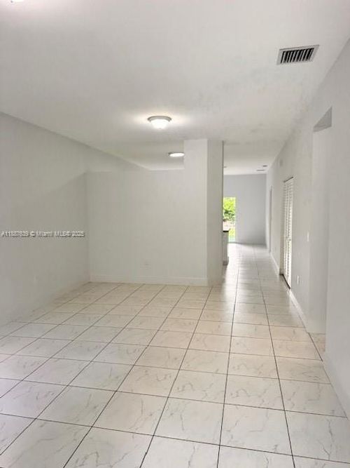 2471-2471 Nw 98th St, Miami, FL, 33147-2135 | Card Image