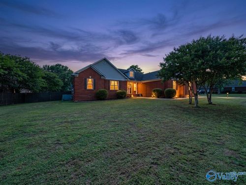 100 Bridle Bend Ct, Huntsville, AL, 35811-8042 | Card Image