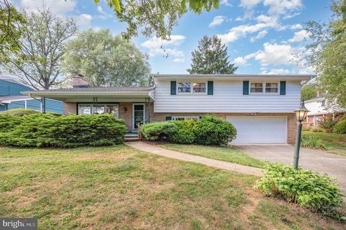 1711 Cedar Cliff Dr, CAMP HILL, PA, 17011-7711 | Card Image