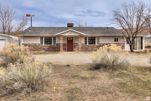 3971 Spanish Valley Dr, Moab, UT, 84532-3758 | Card Image