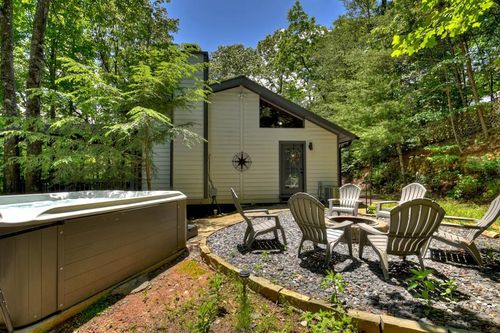 92 Cherry Lake Dr, Blue Ridge, GA, 30513-6715 | Card Image