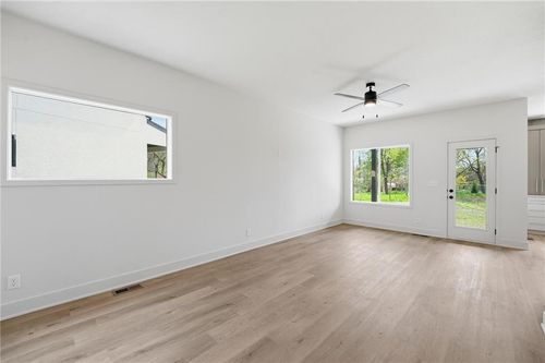 217 Nw Orchard St, Lees Summit, MO, 64063-3285 | Card Image