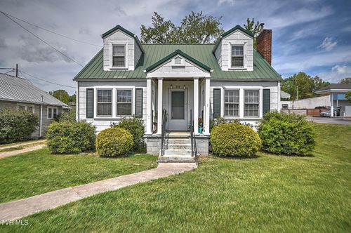 200 & 202 Main St W, Mount Carmel, TN, 37645-3860 | Card Image