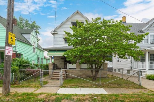 3151 W 105th St, Cleveland, OH, 44111-2727 | Card Image