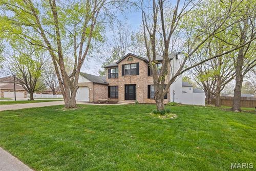 1 Bourdelais Dr, Belleville, IL, 62226-1806 | Card Image