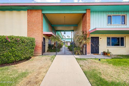 15-450 W Earll Drive, Phoenix, AZ, 85013 | Card Image