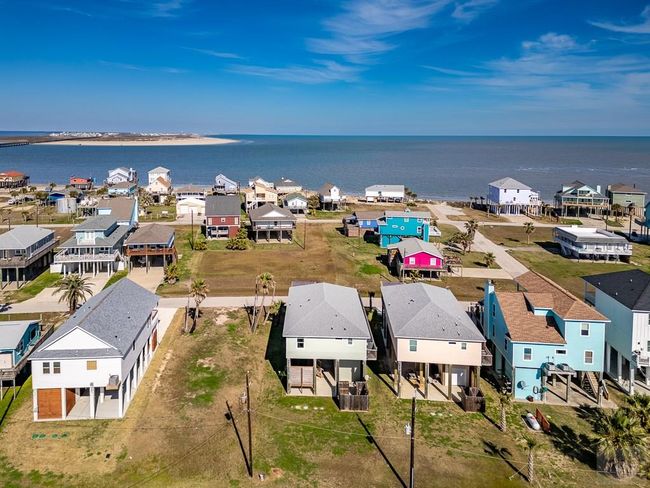 13111 Buccaneer Pkwy, House other with 3 bedrooms, 2 bathrooms and 1 parking in Freeport TX | Image 44
