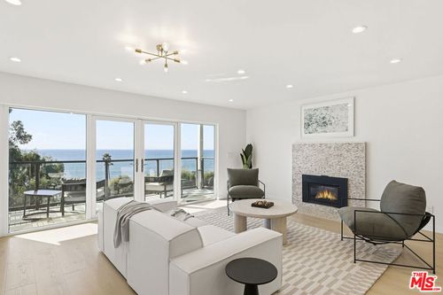 apt-3-2442 S Coast Hwy, Laguna Beach, CA, 92651-3957 | Card Image