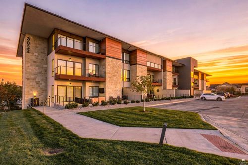 apt-105-3022 Fieldhouse Cir, Manhattan, KS, 66503-3412 | Card Image