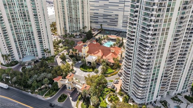 Bird's eye view with a view of city | Image 78