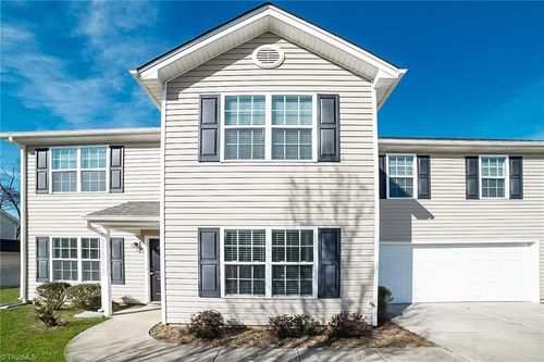 2615 Nana Ln, Greensboro, NC, 27405-2960 | Card Image