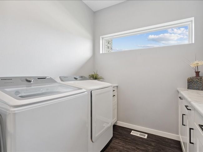 5112 Scenic View Ct Sw, House other with 5 bedrooms, 3 bathrooms and null parking in Cedar Rapids IA | Image 21