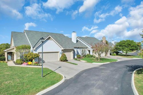 860 Village Dr, Delaware, OH, 43015-3080 | Card Image