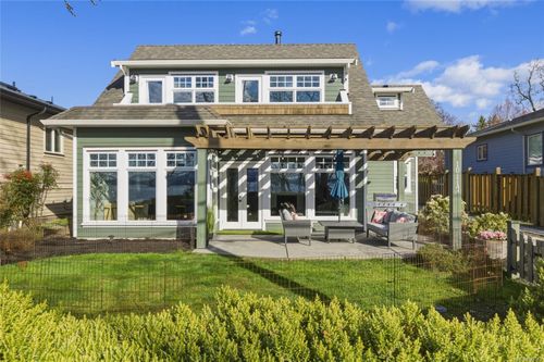 10117 W Saanich Rd, North Saanich, BC, V8L5T6 | Card Image