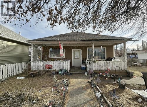 114 9th Avenue, Cranbrook, BC, V1C2M2 | Card Image