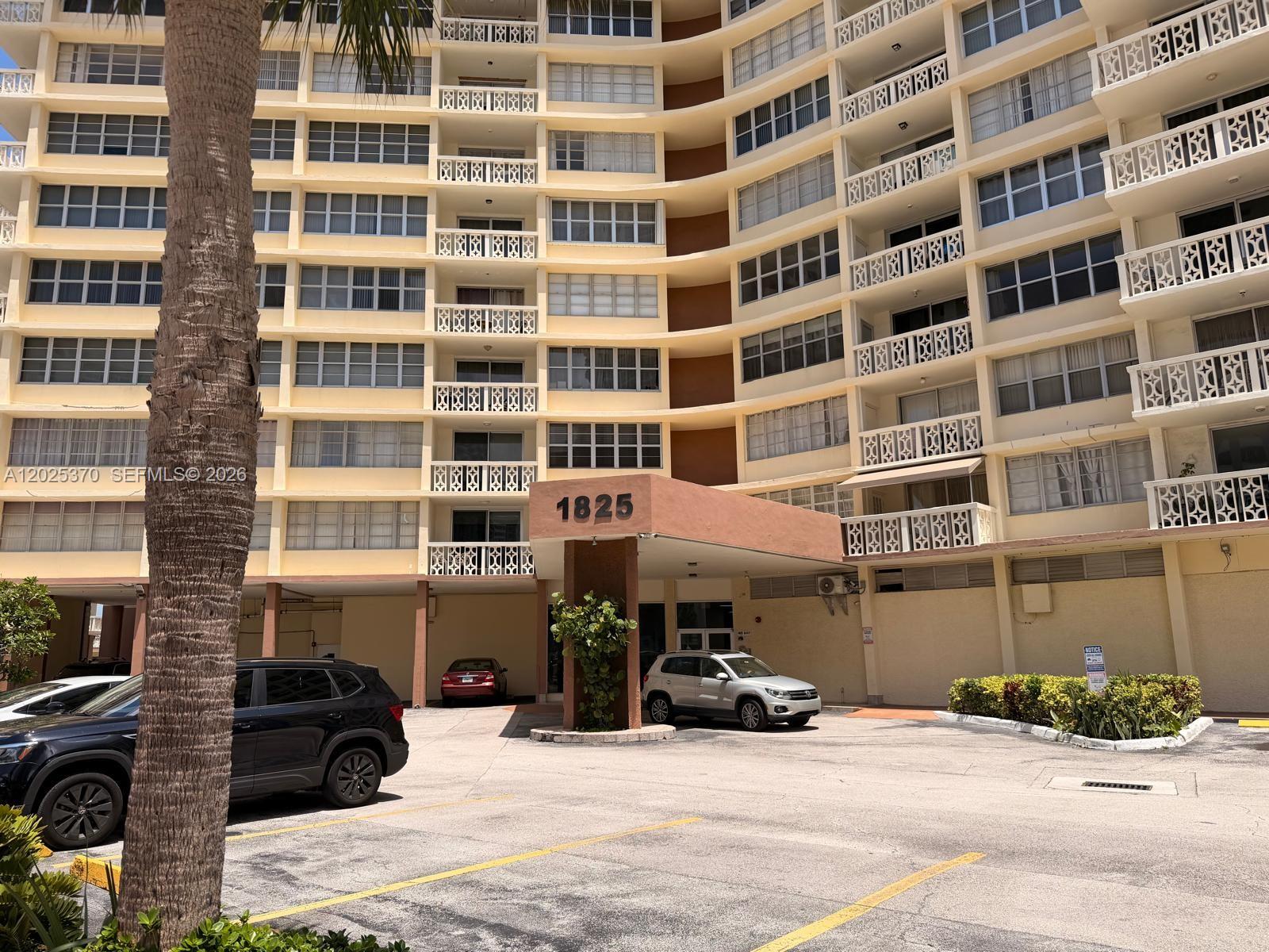 Residential Lease in Hallandale Beach
