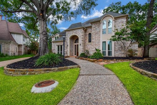 807 Herdsman Dr, Houston, TX, 77079-4203 | Card Image