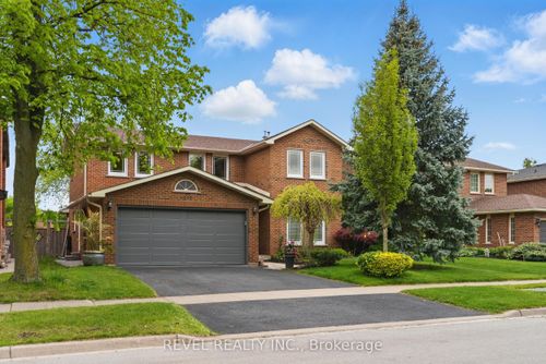 1076 Roxborough Dr, Oakville, ON, L6M1E3 | Card Image