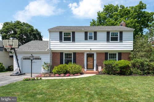 1822 Longview Dr, Lancaster, PA, 17601-4718 | Card Image
