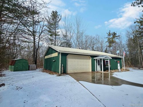 15516 E 638 Hwy, Presque Isle, MI, 49777-8431 | Card Image