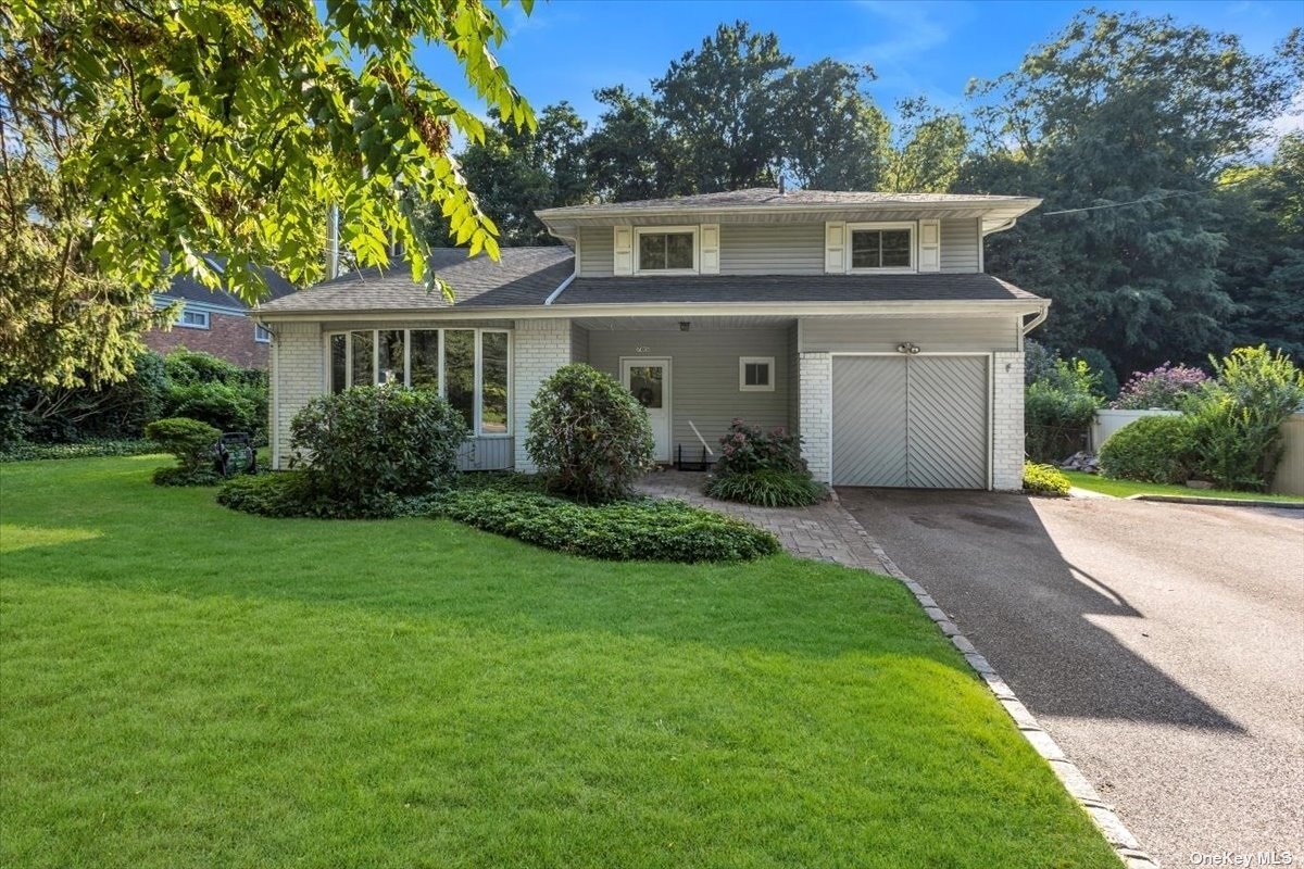 Park Ave, Huntington, NY 11743