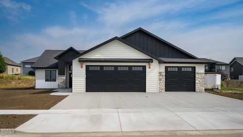 4420 Marsh Hawk Dr, Bismarck, ND, 58503-3207 | Card Image