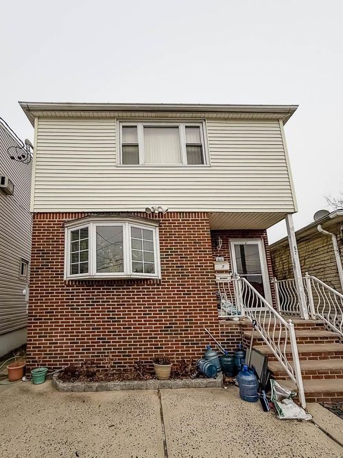 2-57 Suburbia Ct, Jersey City, NJ, 07305-5530 | Card Image