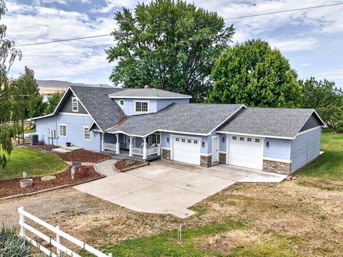 230 Krough Rd, Prosser, WA, 99350-9796 | Card Image
