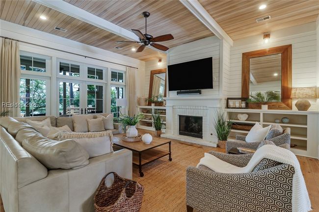 24 Carrier Blf, House other with 5 bedrooms, 5 bathrooms and null parking in Bluffton SC | Image 9