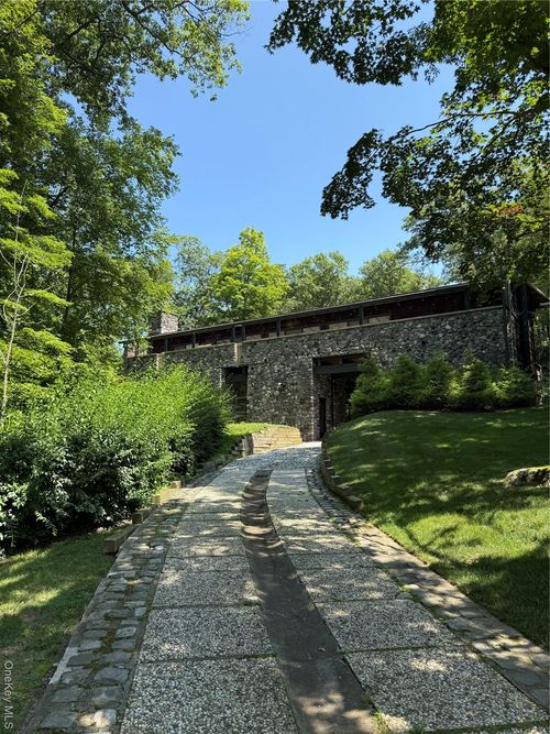 53 Woods Rd, Tuxedo Park, NY, 10987-3109 | Card Image