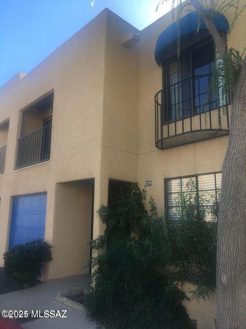 218 W Pastime Rd, Tucson, AZ, 85705-3233 | Card Image