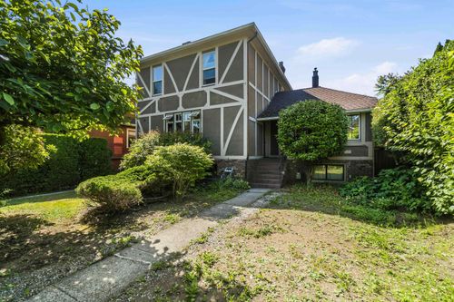 205 Fourth Ave, New Westminster, BC, V3L1N5 | Card Image