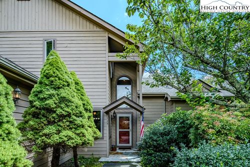 125 Grassy Knoll Way, Blowing Rock, NC, 28605-9000 | Card Image