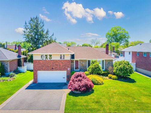 15 Hillvale Rd, Syosset, NY, 11791-6916 | Card Image