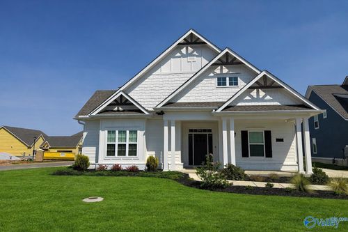 200 Midvale Cir, Harvest, AL, 35749-6606 | Card Image