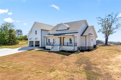 450 Falcons Lair West Dr, Walhalla, SC, 29691-3541 | Card Image