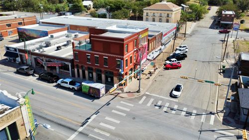 302 N Oak Ave, Mineral Wells, TX, 76067-4949 | Card Image