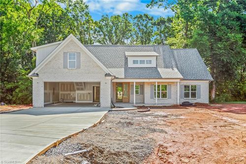 110 N Madera Dr, Mocksville, NC, 27028-4194 | Card Image