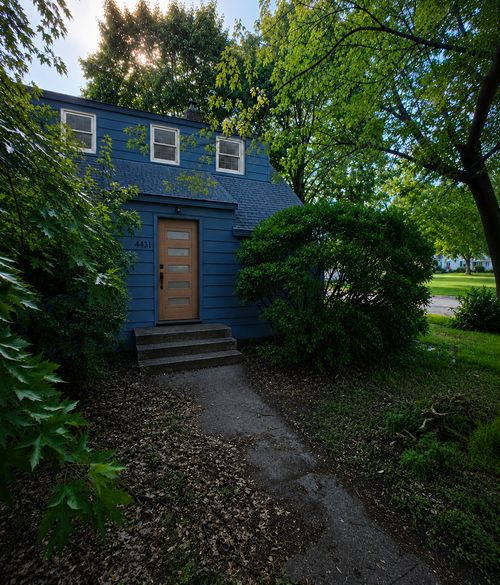 4431 James Ave N, Minneapolis, MN, 55412-1220 | Card Image