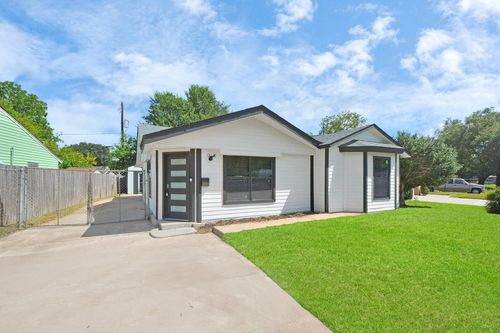 4841 Clover St, Houston, TX, 77033-4019 | Card Image