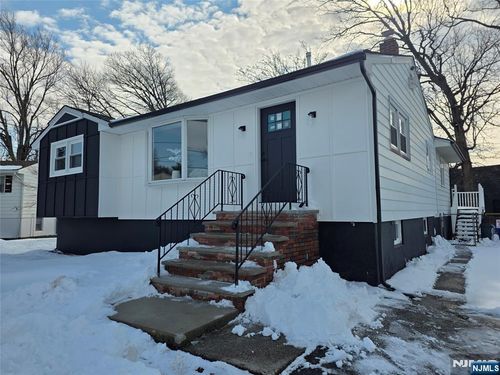 351 Woodcrest Pl, Saddle Brook, NJ, 07663-5110 | Card Image